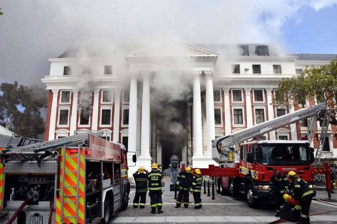  MAN ARRESTED AS LARGE FIRE RAVAGES SOUTH AFRICA’S PARLIAMENT