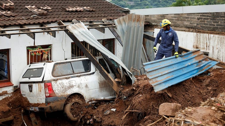  DOZENS STILL MISSING AS SOUTH AFRICA FLOODS DEATH TOLL RISES