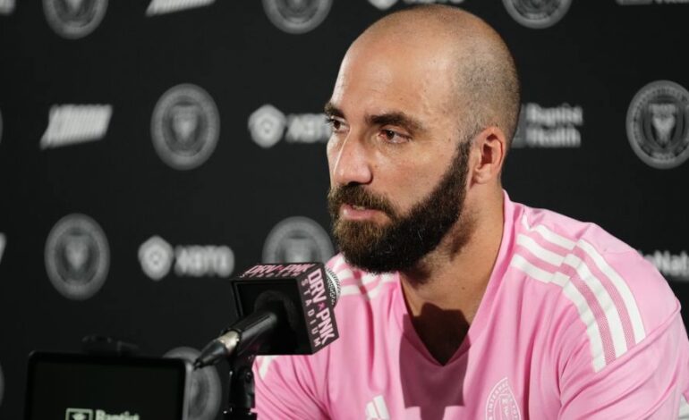  ARGENTINE FOOTBALLER HIGUAIN TO RETIRE AT THE END OF THE MLS SEASON
