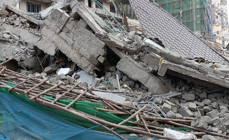  10 PEOPLE FEARED TRAPPED UNDER A COLLAPSED BUILDING IN KENYA
