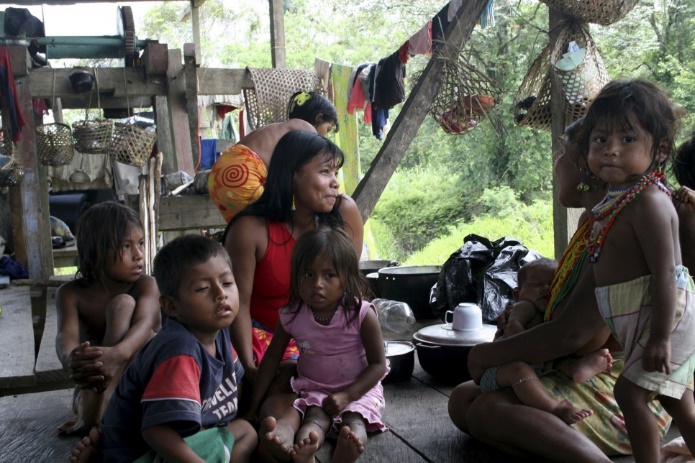  ELN REBELS & COLOMBIA REACH DEAL REGARDING DISPLACED PEOPLE
