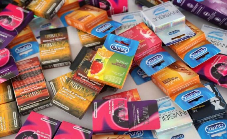  YOUNG ADULTS 18-25 WILL BE ABLE TO GET CONDOMS FOR FREE IN FRANCE