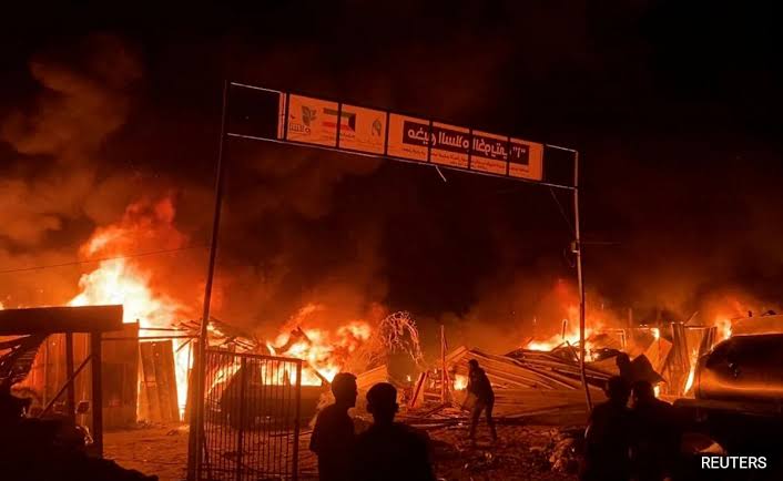 ISRAELI AIRSTRIKE IN RAFAH KILLS 35 AFTER HAMAS ROCKETS TARGET TEL AVIV