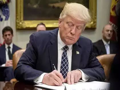 U.S. SUSPENDS SENIOR AID OFFICIALS OVER ALLEGED RESISTANCE TO TRUMP ORDERS