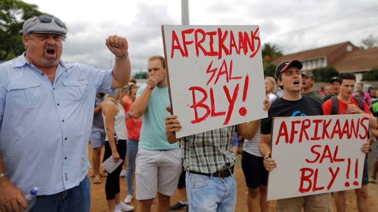 WHITE SOUTH AFRICANS REJECT TRUMP’S IMMIGRATION OFFER, CHOOSE TO STAY AND FIGHT