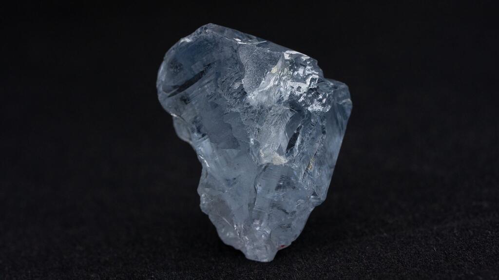 SOUTH AFRICAN MINE UNCOVERS RARE AFRICA-SHAPED BLUE DIAMOND VALUED AT $40 MILLION