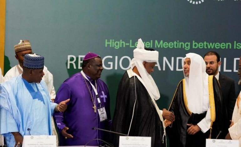 NIGERIA FAITH LEADERS SIGN PEACE ACCORD TO PROMOTE RELIGIOUS HARMONY