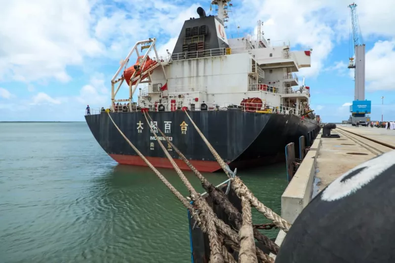 DANGOTE’S $17 BILLION LAMU REFINERY MOVES FROM PLAN TO REALITY AS FIRST MACHINERY ARRIVES
